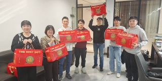 心系員工，情暖新春——東莞園林發(fā)放春節(jié)福利